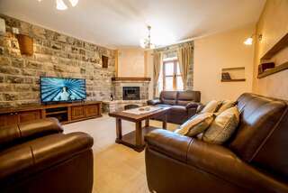 Виллы Villa Old Castle Apartments Котор Вилла с собственным бассейном-18