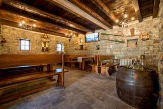 Виллы Villa Old Castle Apartments Котор Вилла с собственным бассейном-3