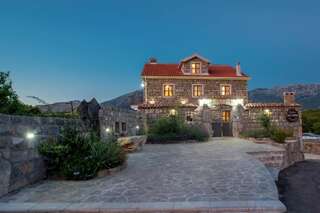Виллы Villa Old Castle Apartments Котор Вилла с собственным бассейном-41