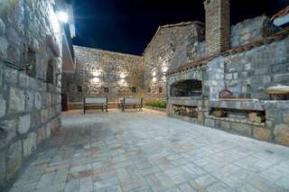 Виллы Villa Old Castle Apartments Котор Вилла с собственным бассейном-48