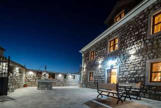 Виллы Villa Old Castle Apartments Котор Вилла с собственным бассейном-8