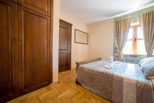 Виллы Villa Old Castle Apartments Котор-26